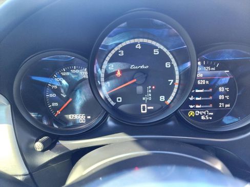 Used 2015 Porsche Macan Turbo AWD/4WD image 21