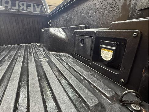 Used 2020 Toyota Tacoma TRD Off-Road w/ Technology Package image 7