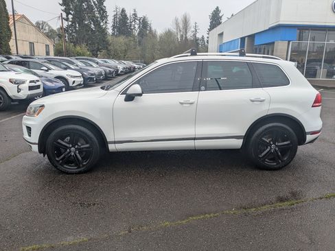Used 2017 Volkswagen Touareg Wolfsburg Edition image 2