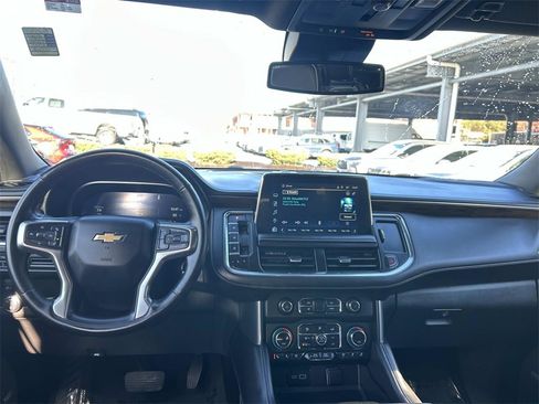 Used 2023 Chevrolet Suburban Premier image 14
