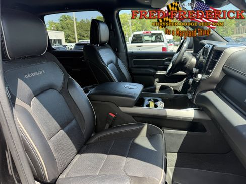 Used 2022 RAM 1500 Laramie AWD/4WD image 14