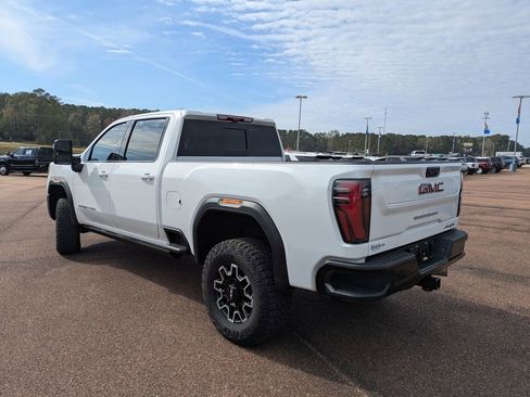 Used 2025 GMC Sierra 2500 AT4X image 6