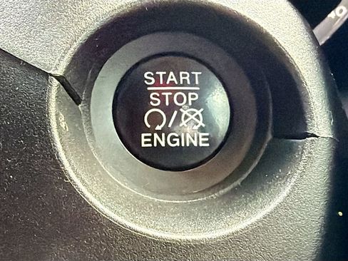 Used 2018 Jeep Compass Latitude w/ Popular Equipment Group image 34