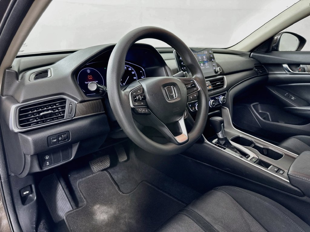 Used 2018 Honda Accord EX image 9