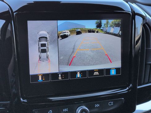 Certified 2023 Chevrolet Traverse LT w/ Rear Camera Mirror Package AWD/4WD image 15