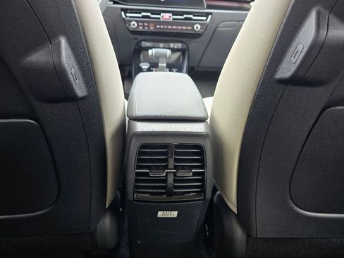 New 2025 Kia Niro EX image 24