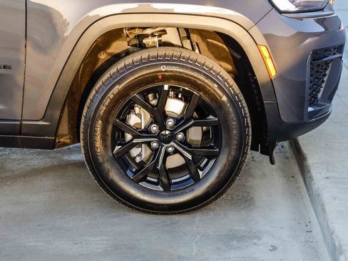 New 2026 Jeep Grand Cherokee Altitude RWD image 11