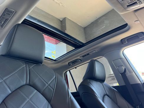 New 2026 Toyota Highlander Platinum AWD/4WD image 19