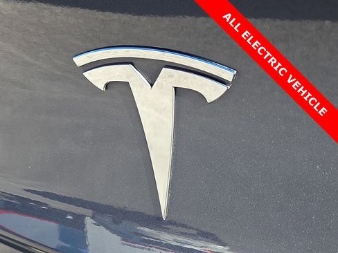 Used 2023 Tesla Model 3 Standard Range image 8