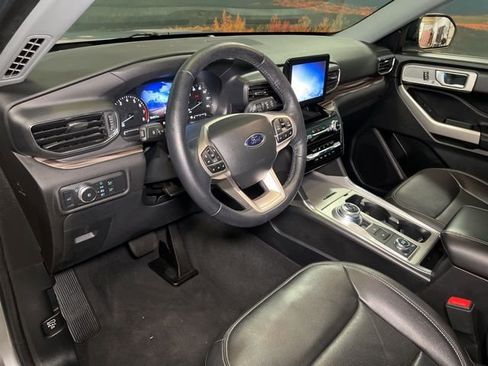 Used 2022 Ford Explorer Limited image 25