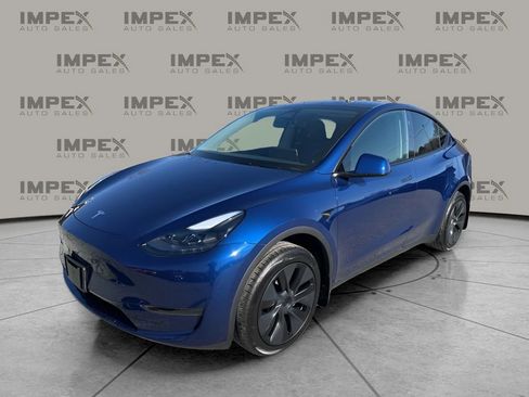 Used 2024 Tesla Model Y Long Range image 1