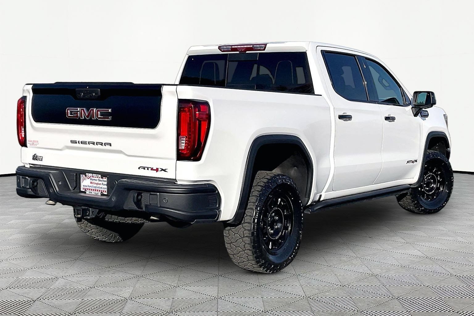 Used 2023 GMC Sierra 1500 AT4X w/ AT4X AEV Edition AWD/4WD image 11