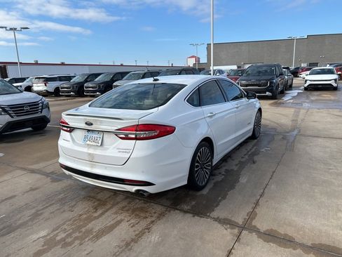 Used 2017 Ford Fusion Titanium image 3