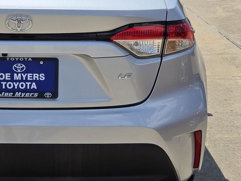 Used 2024 Toyota Corolla LE FWD image 9