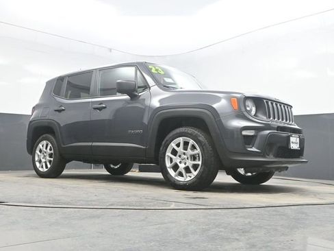 Used 2023 Jeep Renegade Latitude AWD/4WD image 37