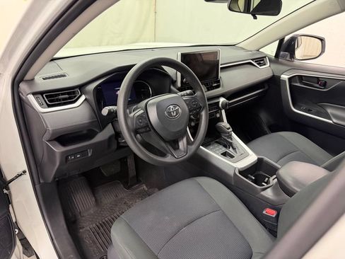 Used 2024 Toyota RAV4 LE AWD/4WD image 20