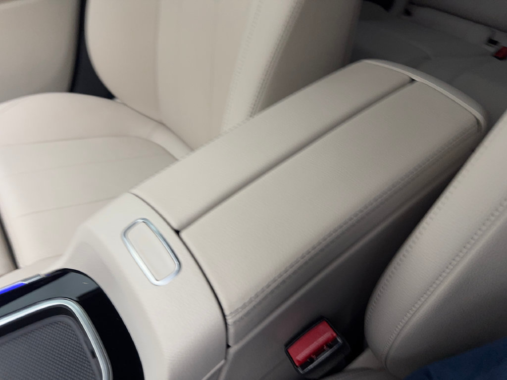 Used 2025 Mercedes-Benz GLB 250 w/ Exclusive Package image 68