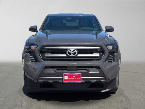 Certified 2025 Toyota Tacoma SR5 AWD/4WD image 8