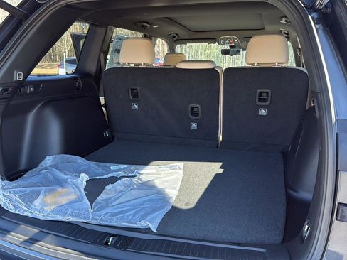 New 2026 Jeep Grand Cherokee Limited w/ Luxury Tech Group II RWD image 30