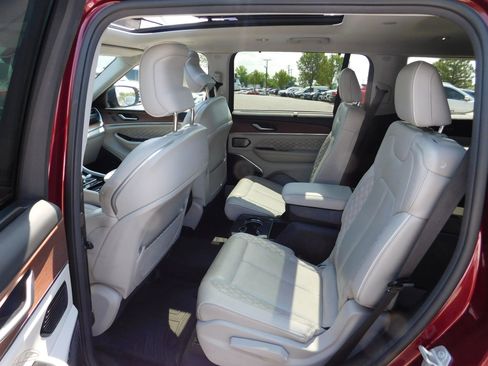 Used 2022 Jeep Grand Cherokee L Summit w/ Advanced Protech Group IV AWD/4WD image 15