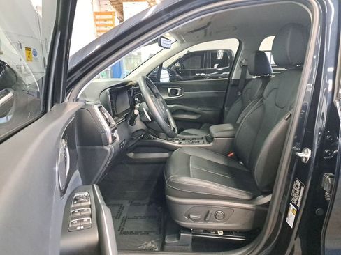 Used 2023 Kia Sorento EX image 11