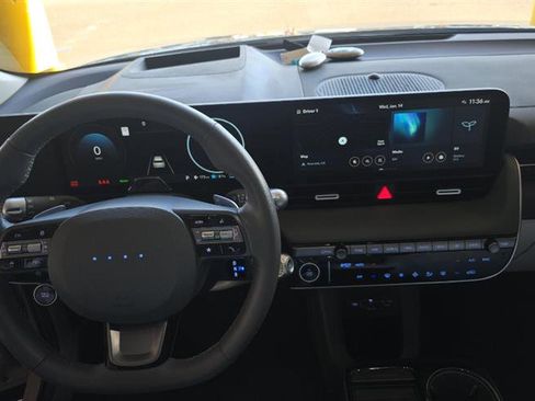 Used 2025 Hyundai Ioniq 5 Limited image 11