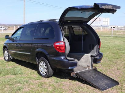 Used 2007 Chrysler Town & Country Touring w/ Leather Interior Group