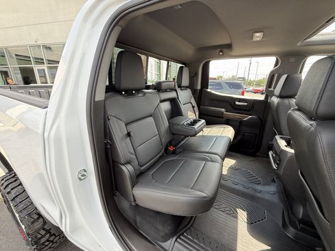 Used 2021 Chevrolet Silverado 1500 LT Trail Boss w/ Convenience Package II AWD/4WD image 36