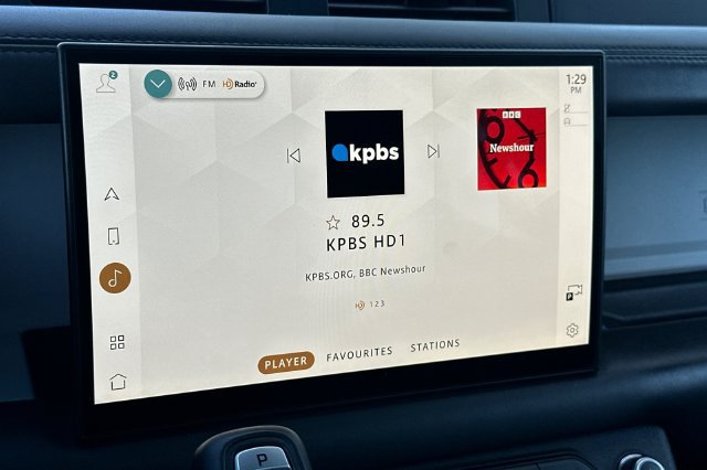 Certified 2025 Land Rover Defender 130 X-Dynamic SE AWD/4WD image 16