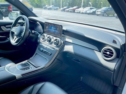 Used 2021 Mercedes-Benz GLC 300 4MATIC image 30