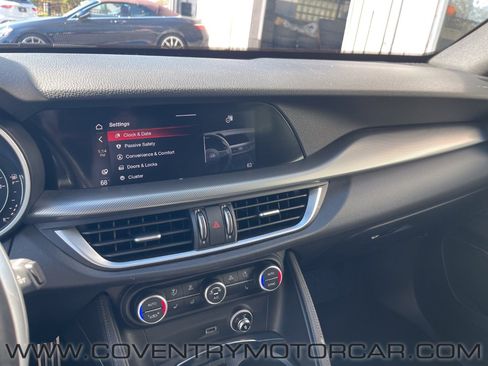 Used 2022 Alfa Romeo Stelvio Veloce image 21