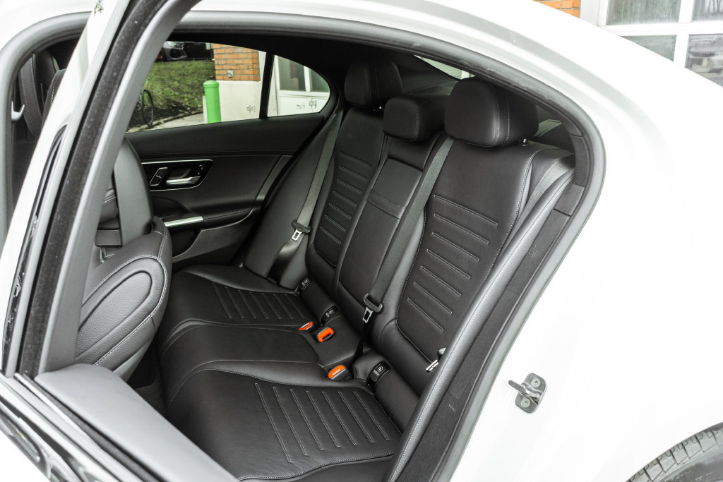 Used 2025 Mercedes-Benz C 43 AMG 4MATIC Sedan image 30