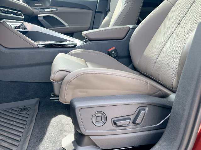Used 2025 Audi Q5 Premium Plus AWD/4WD image 23