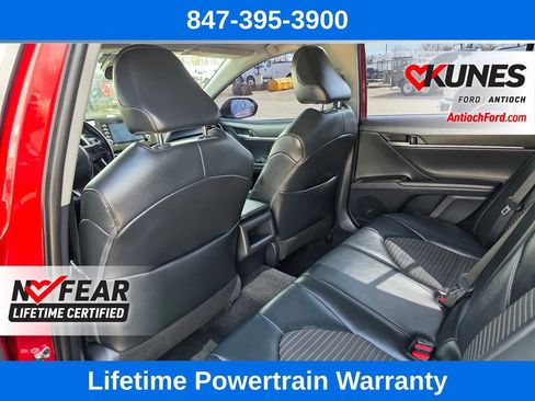 Used 2021 Toyota Camry SE w/ Cold Weather Package image 19