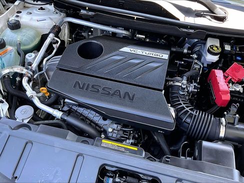 Used 2023 Nissan Rogue SV image 31