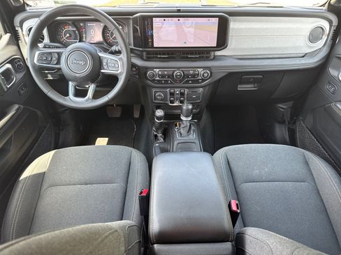 Used 2024 Jeep Wrangler Unlimited Sahara w/ Technology Group AWD/4WD image 24