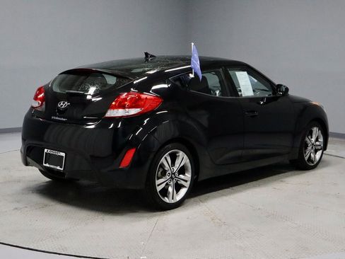 Used 2017 Hyundai Veloster Value Edition image 11