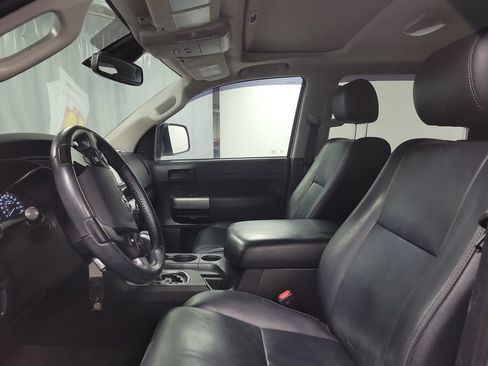 Used 2018 Toyota Sequoia TRD Sport AWD/4WD image 12