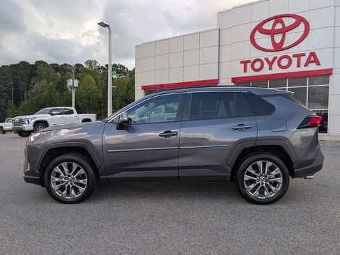 Used 2025 Toyota RAV4 XLE Premium FWD image 2