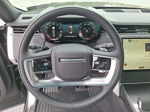 New 2026 Land Rover Range Rover Long Wheelbase SE AWD/4WD image 11