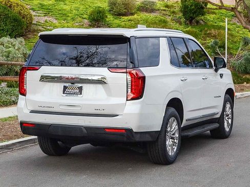 Used 2022 GMC Yukon SLT w/ SLT Premium Package image 6