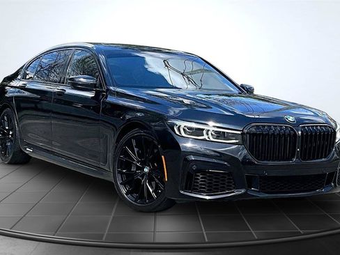 Used 2020 BMW 740i w/ M Sport Package RWD image 3
