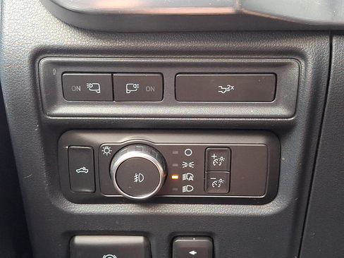 Used 2022 Ford F150 Lariat w/ Equipment Group 502A High AWD/4WD image 22