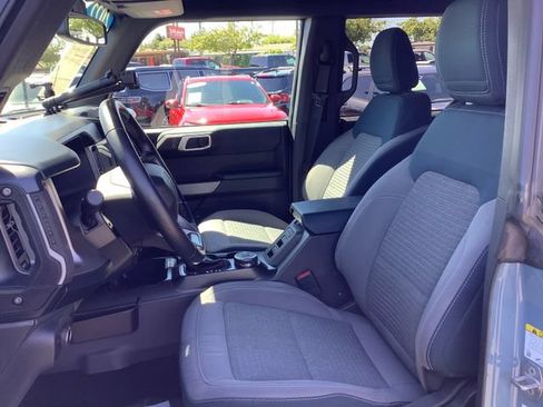 Used 2022 Ford Bronco Outer Banks w/ Sasquatch Package AWD/4WD image 8
