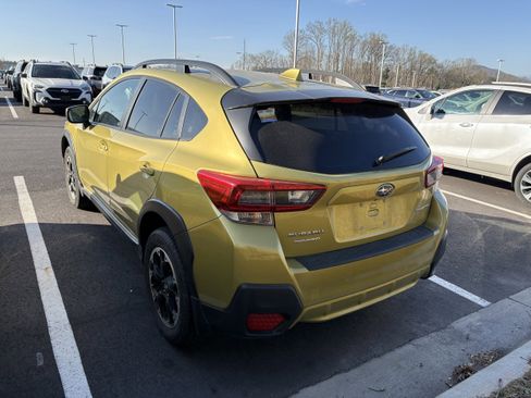 Used 2021 Subaru Crosstrek 2.0i Premium image 4
