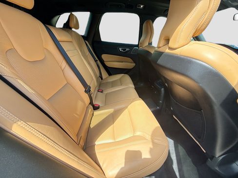 Used 2019 Volvo XC60 T8 Inscription w/ Advanced Package image 28