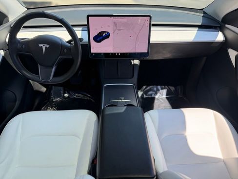 Used 2021 Tesla Model Y Long Range image 41