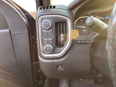 Used 2021 GMC Sierra 3500 Denali w/ Denali Ultimate Package image 19