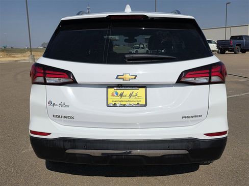 Used 2023 Chevrolet Equinox Premier image 5