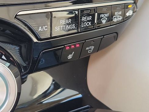 Used 2025 Acura MDX SH-AWD w/ Technology Package image 27